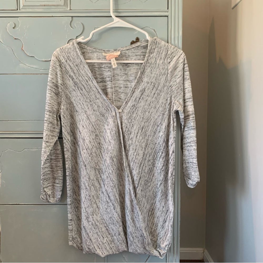 SOLD ❌ Jessica Simpson Nursing Top